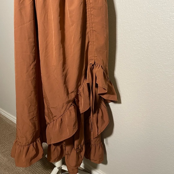 Brown cottage-core dress - Picture 3 of 9